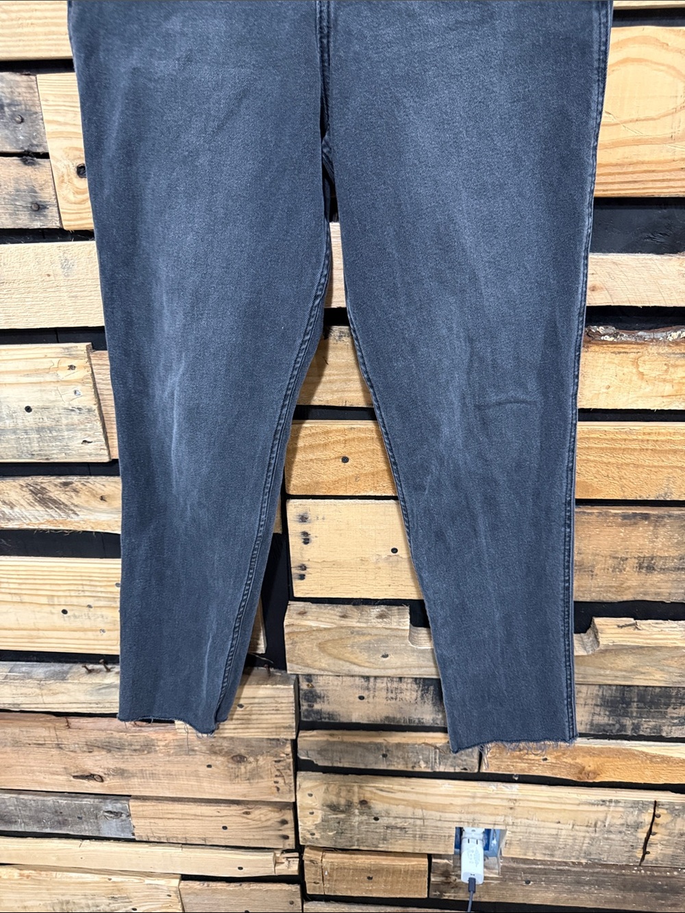 Hollister Women’s Black High Rise Curvy High Rise Mom Jean Size 29 Long - Picture 3 of 8
